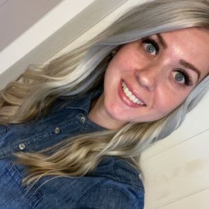 Meet your Posher, Emily